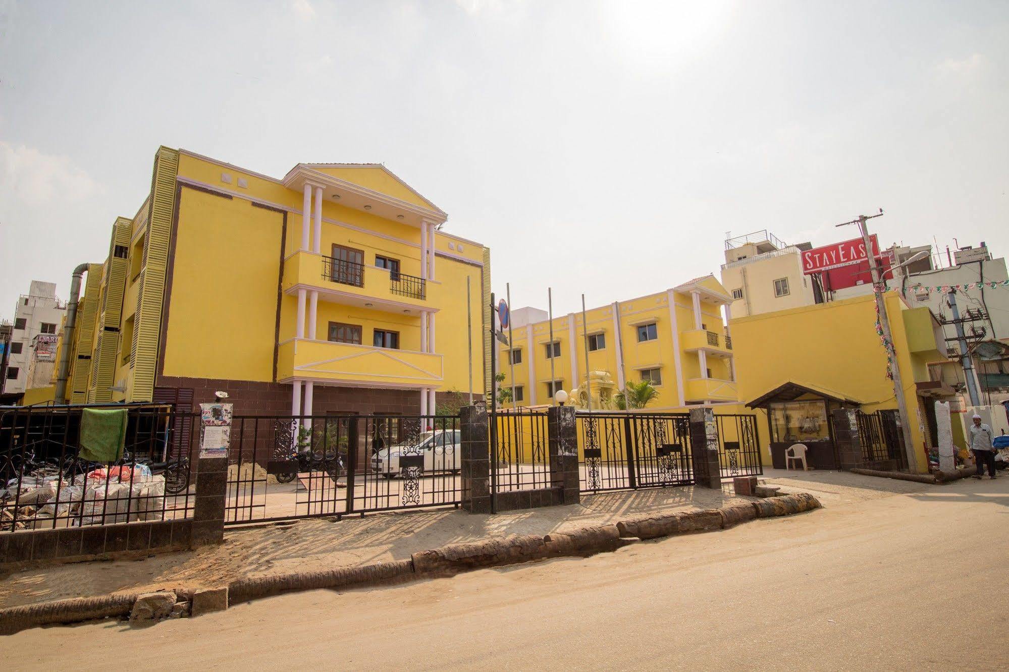 Stayeasy Majestic Bangalore Exterior foto